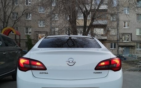 Opel Astra J, 2012 год, 720 000 рублей, 2 фотография