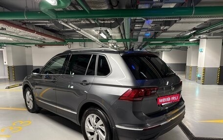 Volkswagen Tiguan II, 2021 год, 3 700 000 рублей, 3 фотография