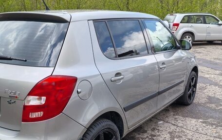 Skoda Fabia II, 2011 год, 800 000 рублей, 5 фотография