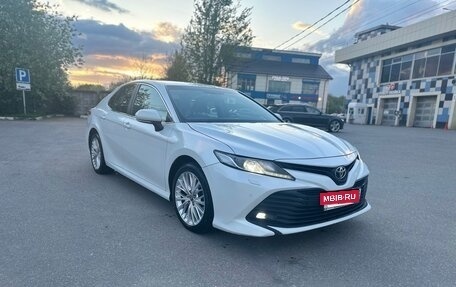Toyota Camry, 2019 год, 2 500 000 рублей, 2 фотография