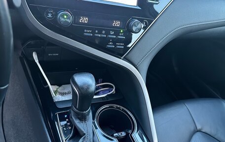 Toyota Camry, 2019 год, 2 500 000 рублей, 13 фотография