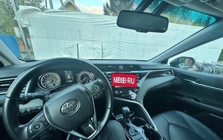 Toyota Camry, 2019 год, 2 500 000 рублей, 14 фотография