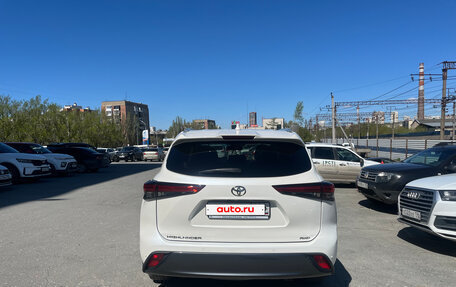 Toyota Highlander, 2021 год, 5 690 000 рублей, 9 фотография