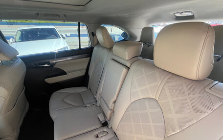 Toyota Highlander, 2021 год, 5 690 000 рублей, 13 фотография