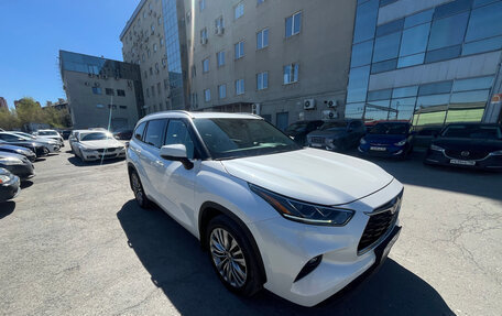 Toyota Highlander, 2021 год, 5 690 000 рублей, 21 фотография