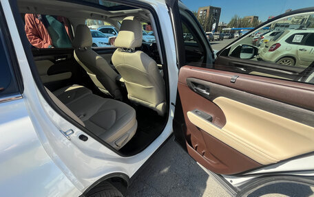 Toyota Highlander, 2021 год, 5 690 000 рублей, 19 фотография