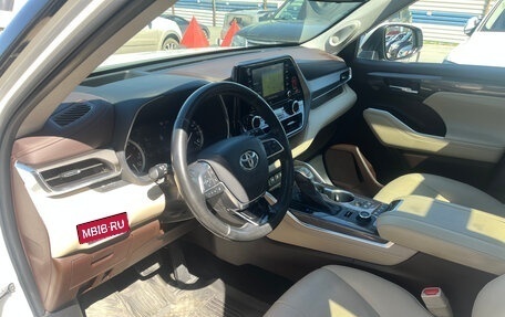 Toyota Highlander, 2021 год, 5 690 000 рублей, 15 фотография