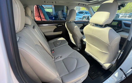 Toyota Highlander, 2021 год, 5 690 000 рублей, 18 фотография