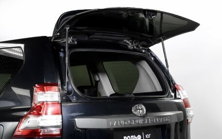 Toyota Land Cruiser Prado 150 рестайлинг 2, 2014 год, 3 045 000 рублей, 9 фотография
