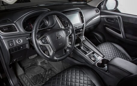 Mitsubishi Pajero Sport III рестайлинг, 2021 год, 3 398 000 рублей, 7 фотография