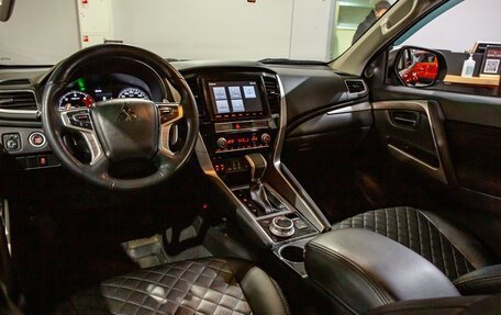 Mitsubishi Pajero Sport III рестайлинг, 2021 год, 3 398 000 рублей, 13 фотография