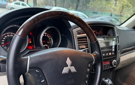 Mitsubishi Pajero IV, 2017 год, 2 850 000 рублей, 10 фотография
