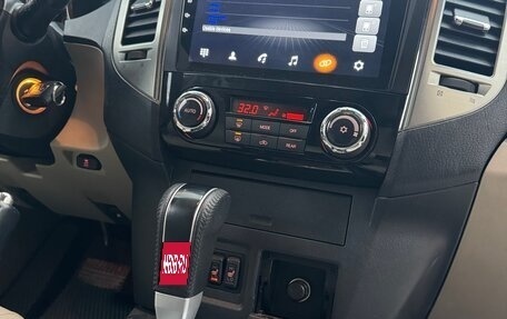 Mitsubishi Pajero IV, 2017 год, 2 850 000 рублей, 9 фотография