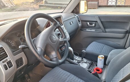 Mitsubishi Pajero III рестайлинг, 2006 год, 1 070 000 рублей, 2 фотография