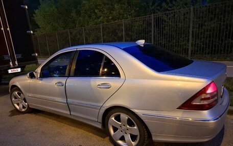 Mercedes-Benz C-Класс, 2004 год, 650 000 рублей, 8 фотография