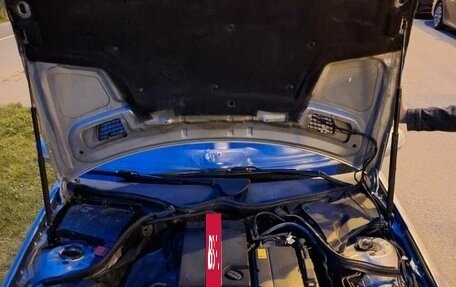 Mercedes-Benz C-Класс, 2004 год, 650 000 рублей, 3 фотография