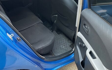 Toyota Yaris III рестайлинг, 2006 год, 400 000 рублей, 6 фотография