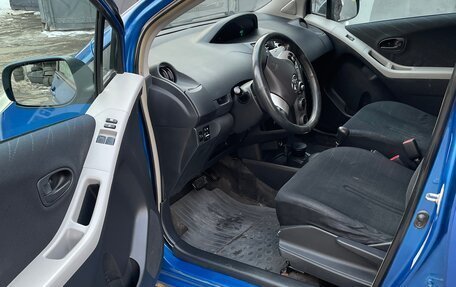 Toyota Yaris III рестайлинг, 2006 год, 400 000 рублей, 9 фотография