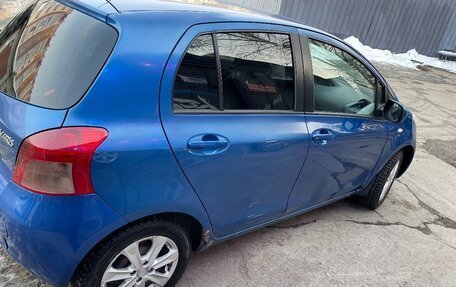 Toyota Yaris III рестайлинг, 2006 год, 400 000 рублей, 4 фотография