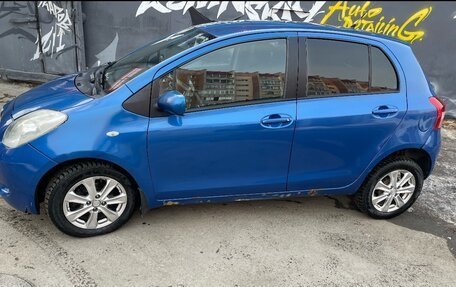 Toyota Yaris III рестайлинг, 2006 год, 400 000 рублей, 3 фотография