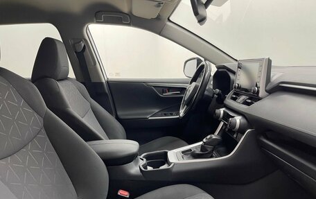 Toyota RAV4, 2021 год, 3 799 000 рублей, 12 фотография