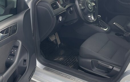 Volkswagen Jetta VI, 2013 год, 1 249 000 рублей, 12 фотография