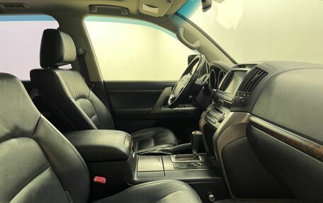 Toyota Land Cruiser 200, 2011 год, 3 049 000 рублей, 10 фотография