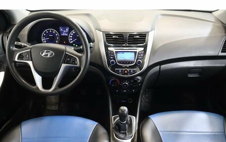 Hyundai Solaris II рестайлинг, 2011 год, 879 000 рублей, 11 фотография