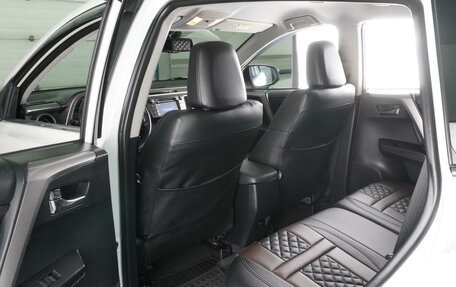 Toyota RAV4, 2015 год, 2 310 000 рублей, 11 фотография
