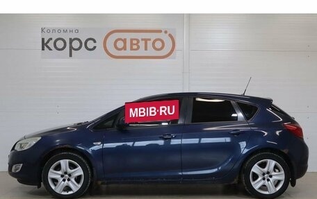 Opel Astra J, 2011 год, 650 000 рублей, 2 фотография