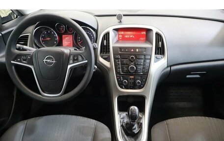 Opel Astra J, 2011 год, 650 000 рублей, 11 фотография