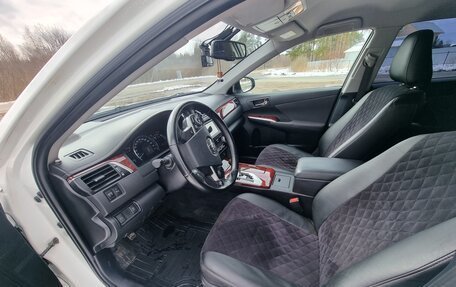 Toyota Camry, 2014 год, 1 650 000 рублей, 4 фотография