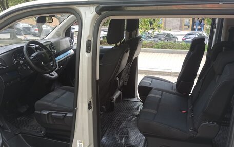 Peugeot Traveller I, 2017 год, 2 650 000 рублей, 10 фотография