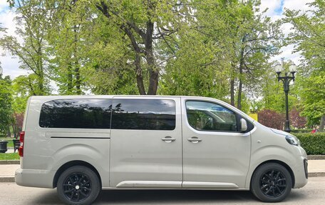 Peugeot Traveller I, 2017 год, 2 650 000 рублей, 17 фотография
