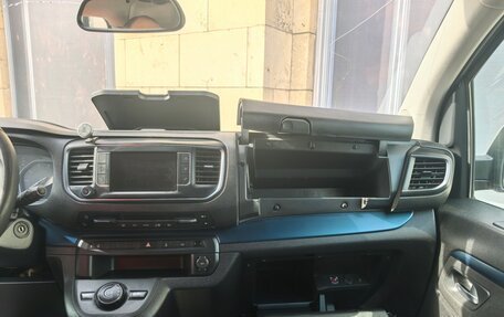 Peugeot Traveller I, 2017 год, 2 650 000 рублей, 19 фотография