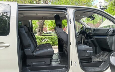 Peugeot Traveller I, 2017 год, 2 650 000 рублей, 21 фотография