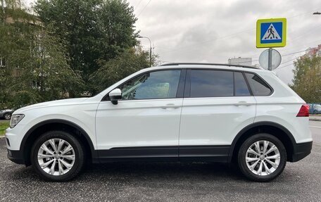 Volkswagen Tiguan II, 2020 год, 2 400 000 рублей, 3 фотография