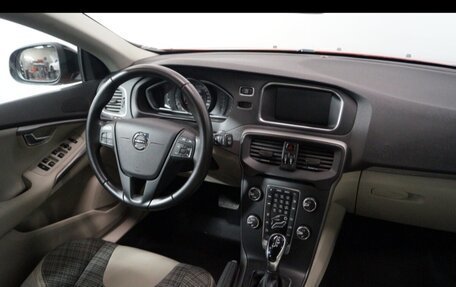 Volvo V40 Cross Country I, 2018 год, 2 200 000 рублей, 12 фотография