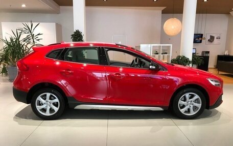 Volvo V40 Cross Country I, 2018 год, 2 200 000 рублей, 3 фотография