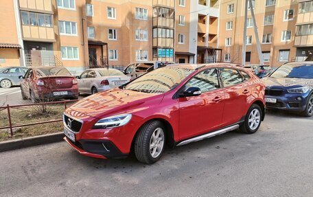 Volvo V40 Cross Country I, 2018 год, 2 200 000 рублей, 4 фотография