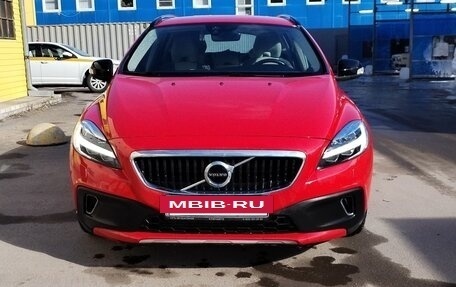 Volvo V40 Cross Country I, 2018 год, 2 200 000 рублей, 5 фотография