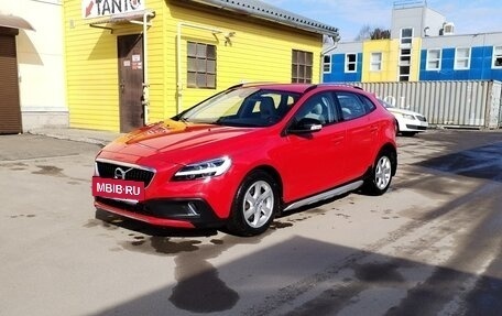 Volvo V40 Cross Country I, 2018 год, 2 200 000 рублей, 9 фотография