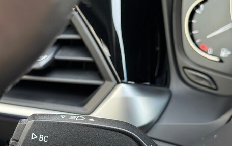 BMW 3 серия, 2019 год, 4 400 000 рублей, 24 фотография