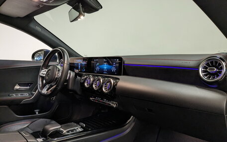 Mercedes-Benz CLA, 2019 год, 3 050 000 рублей, 11 фотография