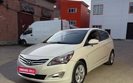 Hyundai Solaris II рестайлинг, 2015 год, 1 285 000 рублей, 1 фотография
