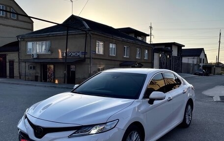 Toyota Camry, 2018 год, 2 500 000 рублей, 1 фотография