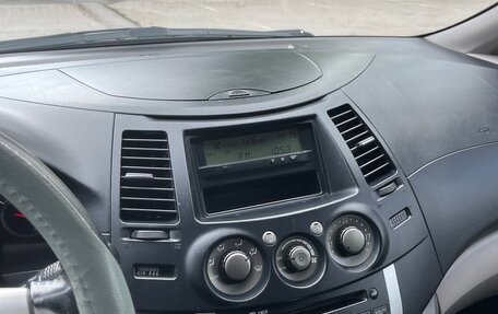 Mitsubishi Grandis, 2007 год, 1 150 000 рублей, 24 фотография