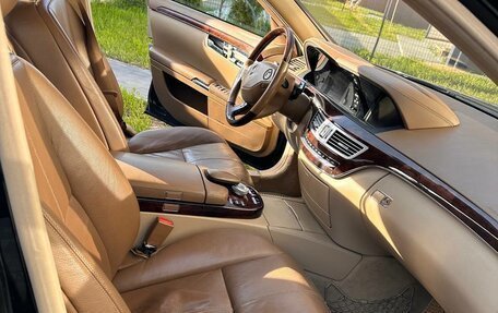 Mercedes-Benz S-Класс, 2006 год, 2 000 000 рублей, 13 фотография