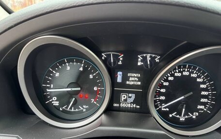 Toyota Land Cruiser 200, 2012 год, 3 000 000 рублей, 11 фотография