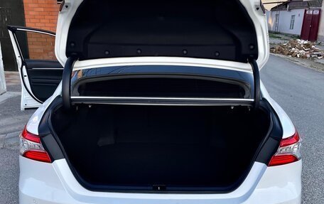 Toyota Camry, 2018 год, 2 500 000 рублей, 4 фотография